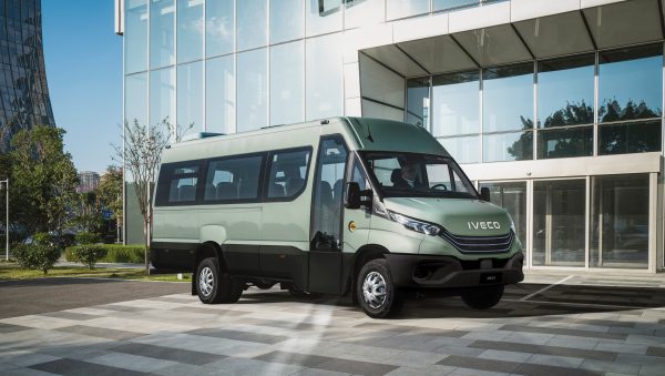 IVECO: Παραδόθηκαν στο Πυροσβεστικό Σώμα αυτοκίνητα για επιχειρησιακές ανάγκες